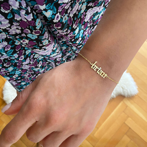 Glorria Kişiye Özel Gotik İsimli Minimal Gümüş Bileklik Glorria Kişiye Özel Gotik İsimli Minimal Gümüş Bileklik