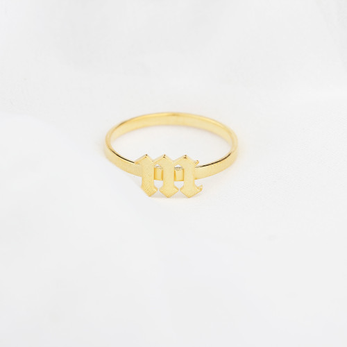 Glorria Kişiye Özel Minimal Gotik Harf Gümüş Yüzük Glorria Kişiye Özel Minimal Gotik Harf Gümüş Yüzük