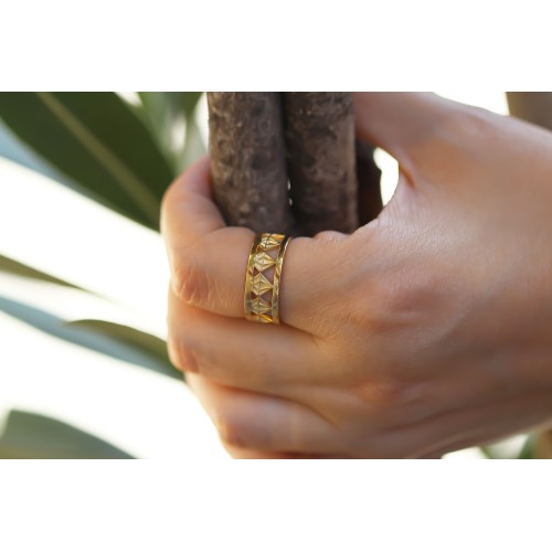 Glorria Gümüş Pırlanta Kesim Yüzük Glorria Gümüş Pırlanta Kesim Yüzük