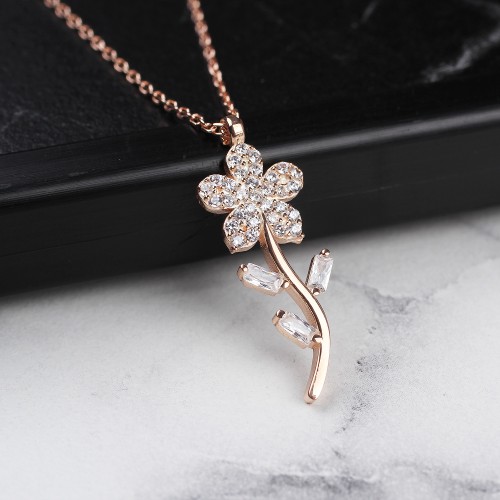 Glorria Gümüş Çiçek Kolye Glorria Gümüş Çiçek Kolye