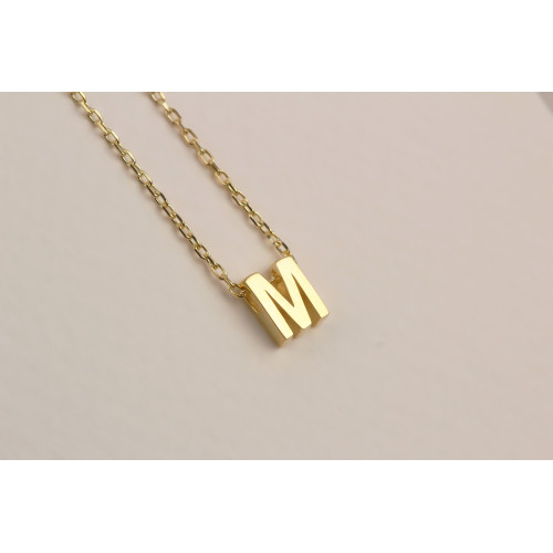 Glorria Gümüş 3 Boyutlu Minimalist M Harfi Kolye