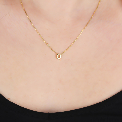 Glorria Gümüş 3 Boyutlu Minimalist Q Harfi Kolye