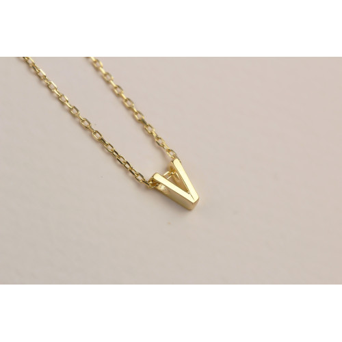 Glorria Gümüş 3 Boyutlu Minimalist V Harfi Kolye