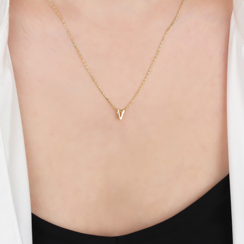 Glorria Gümüş 3 Boyutlu Minimalist V Harfi Kolye