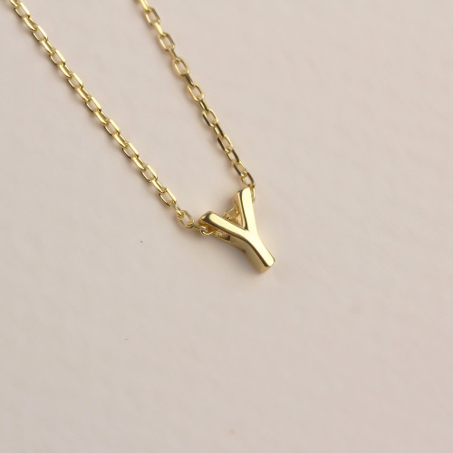 Glorria Gümüş 3 Boyutlu Minimalist Y Harfi Kolye Glorria Gümüş 3 Boyutlu Minimalist Y Harfi Kolye