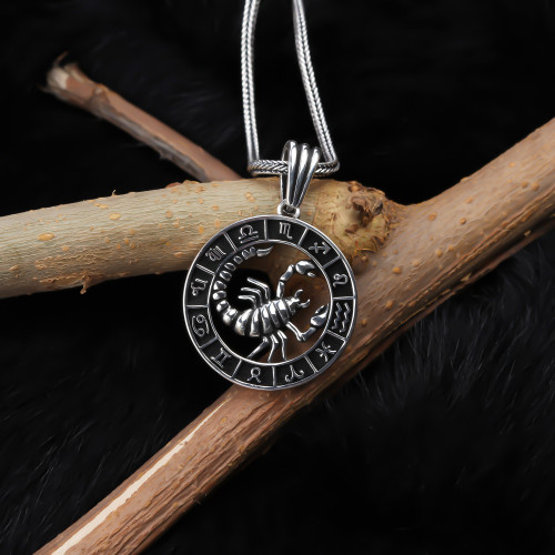 Glorria Gümüş Erkek Akrep Burcu Kolye Glorria Gümüş Erkek Akrep Burcu Kolye