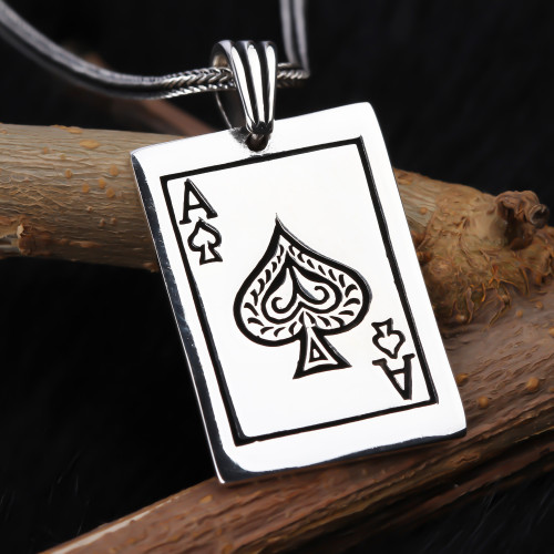 Glorria Gümüş Erkek Maça Ası Kolye Glorria Gümüş Erkek Maça Ası Kolye