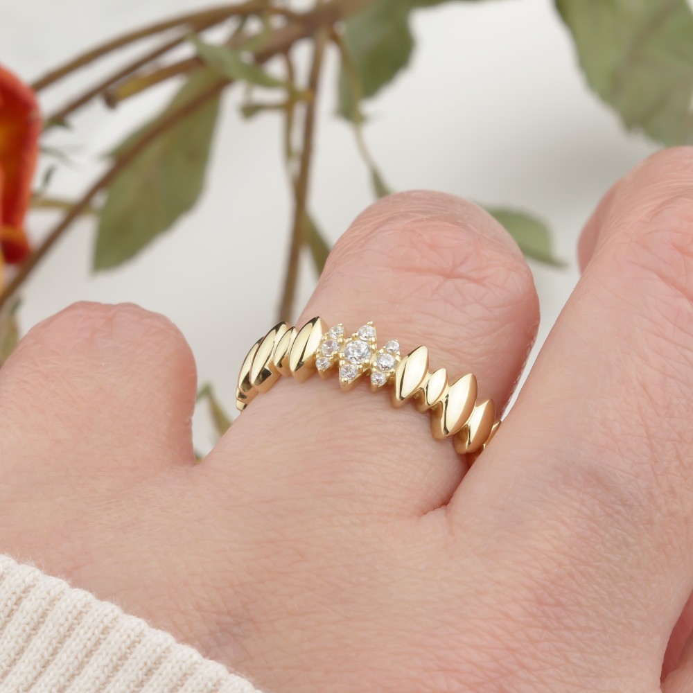 Glorria Altın Taşlı Markiz Yüzük