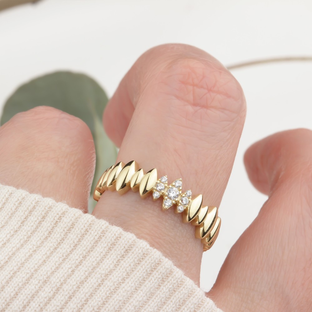 Glorria Altın Taşlı Markiz Yüzük