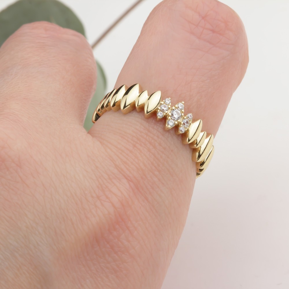 Glorria Altın Taşlı Markiz Yüzük