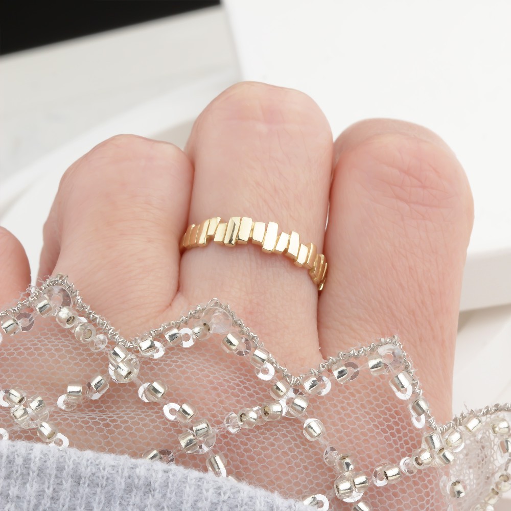 Glorria Altın Asimetrik Yüzük