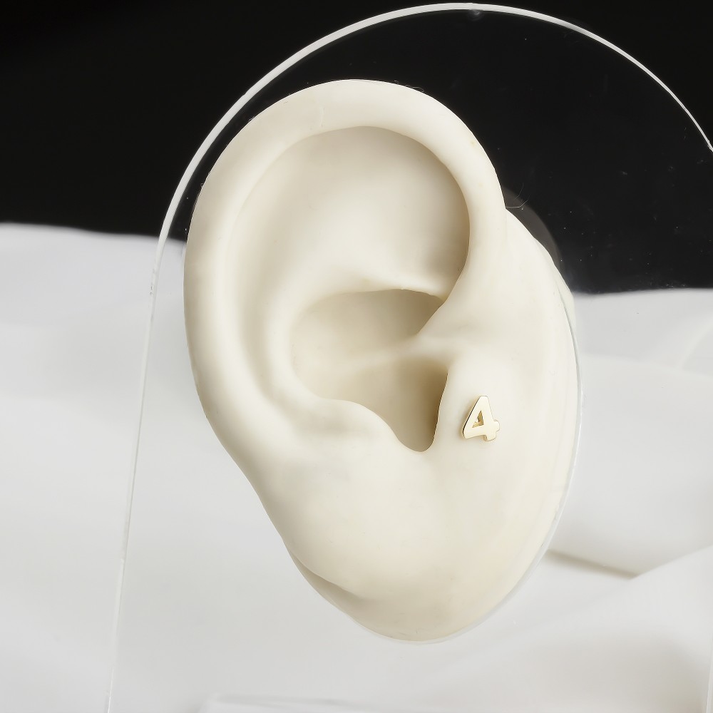 Glorria Altın 4 Rakam Tragus Piercing Glorria Altın 4 Rakam Tragus Piercing