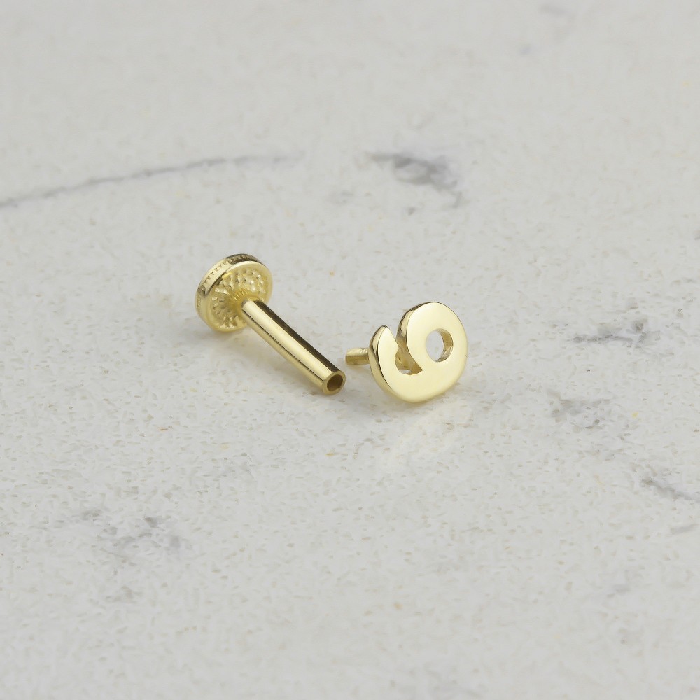 Glorria Altın 9 Rakam Tragus Piercing Glorria Altın 9 Rakam Tragus Piercing