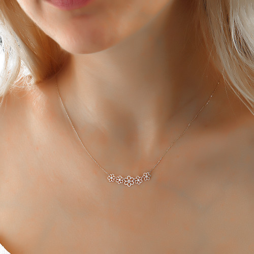 Glorria Altın Beyaz Papatya Kolye Glorria Altın Beyaz Papatya Kolye