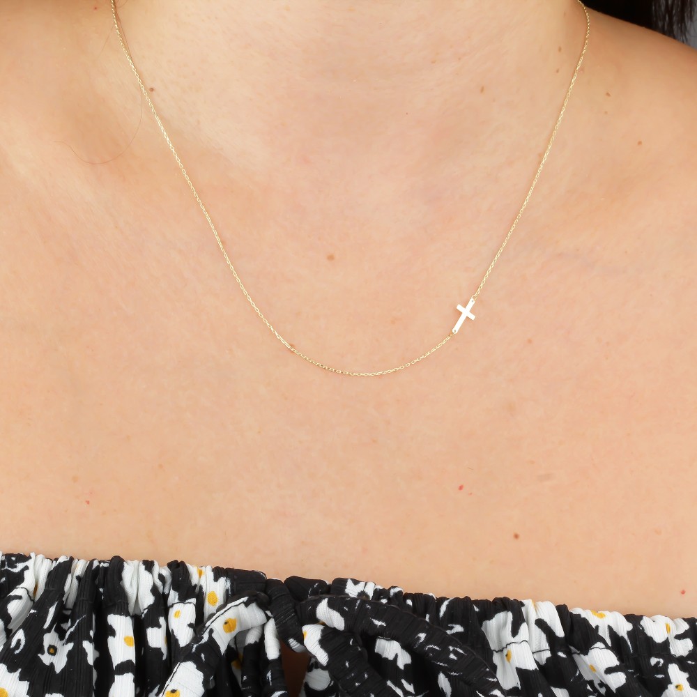 Glorria Altın Haç Kolye