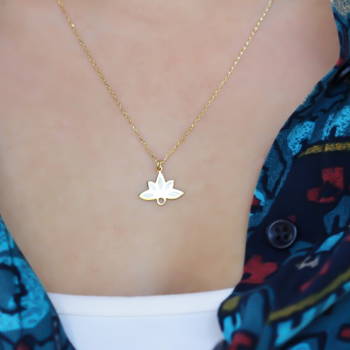 Glorria Gümüş Sedefli Lotus Kolye Glorria Gümüş Sedefli Lotus Kolye