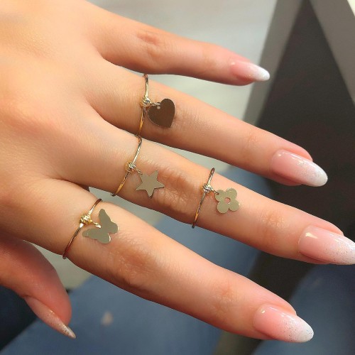 Glorria Altın Dorika Çiçek Yüzük Glorria Altın Dorika Çiçek Yüzük