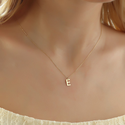 Glorria Altın E Harfi Kolye Glorria Altın E Harfi Kolye