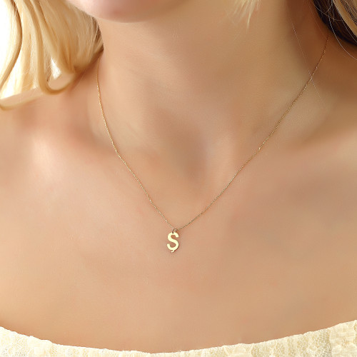 Glorria Altın Ş Harfi Kolye Glorria Altın Ş Harfi Kolye