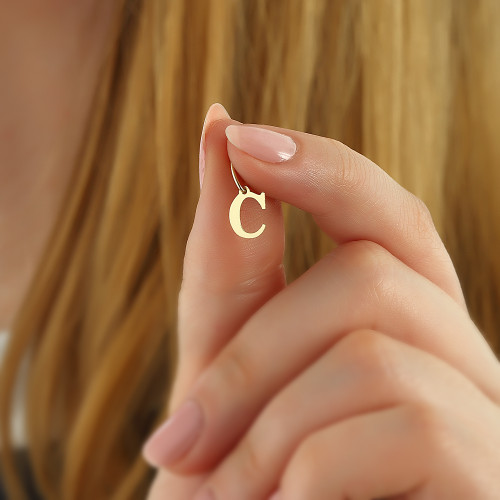 Glorria Altın C Harfi Kolye Ucu Glorria Altın C Harfi Kolye Ucu