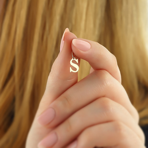 Glorria Altın S Harfi Kolye Ucu Glorria Altın S Harfi Kolye Ucu