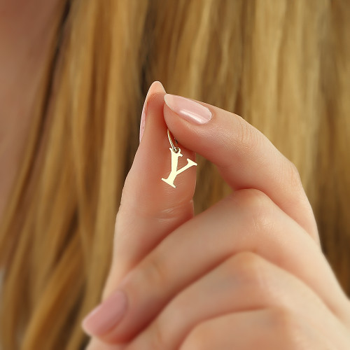 Glorria Altın Y Harfi Kolye Ucu Glorria Altın Y Harfi Kolye Ucu