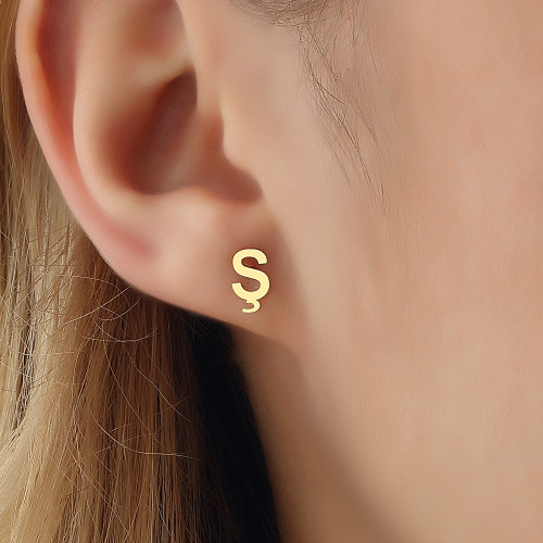 Glorria Altın Ş Harfi Küpe Glorria Altın Ş Harfi Küpe